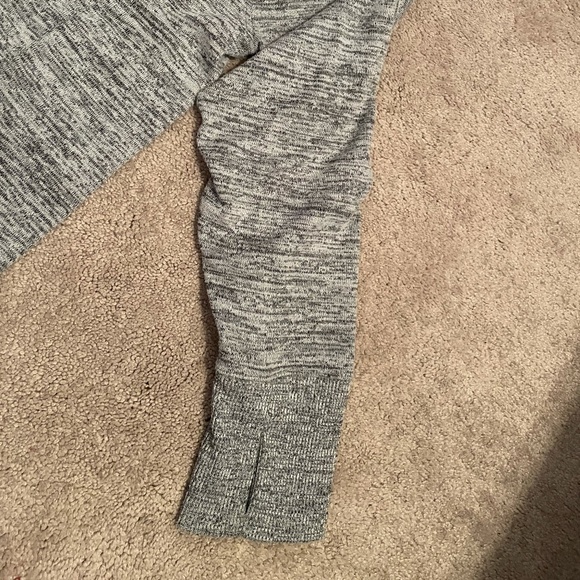 Athlete Pullover Hoody - Picture 4 of 8